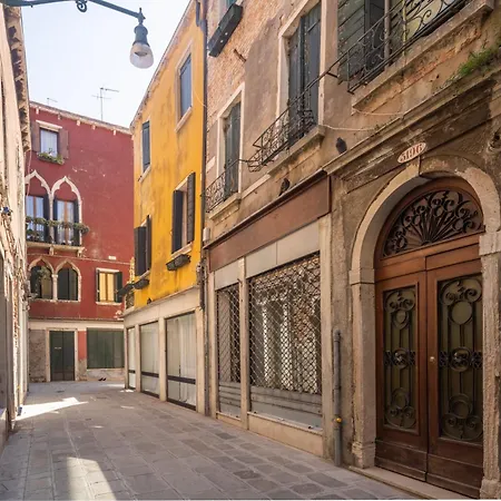 Castello With Garden R&r