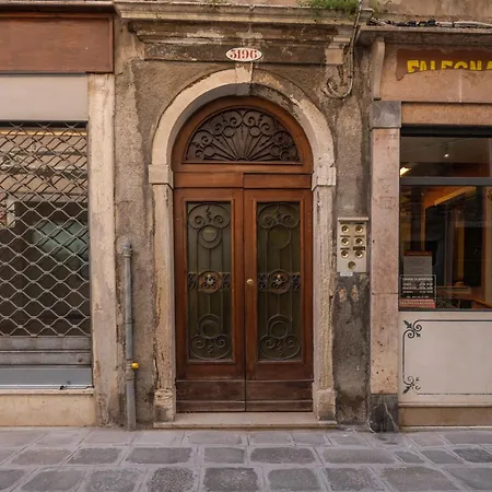 Castello With Garden R&r Apartment