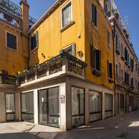 Castello With Garden R&r Apartment